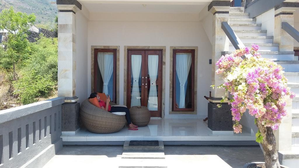 Barong Cafe Bungalow And Restaurant Amed Eksteriør bilde
