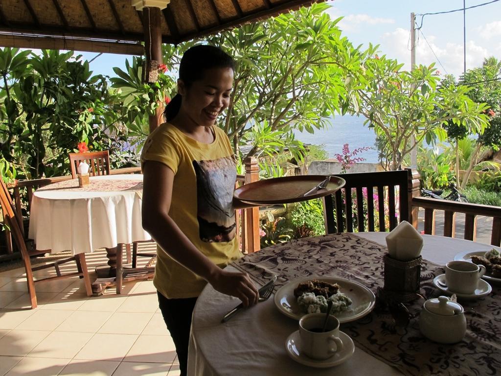 Barong Cafe Bungalow And Restaurant Amed Eksteriør bilde